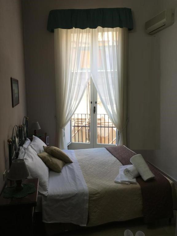 Soggiorno Paradiso เนเปิลส์ ภายนอก รูปภาพ